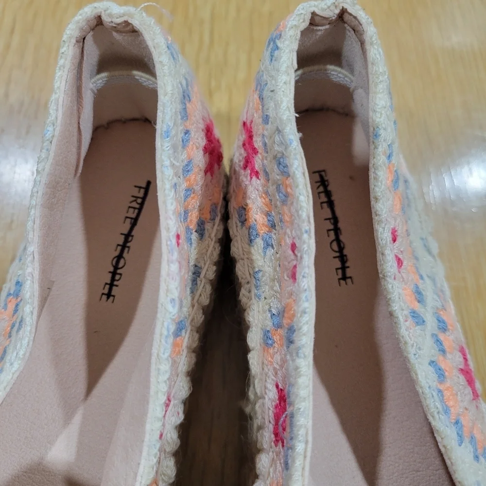 Free People Gran Villa Crochet Espadrilles in Cream and Pink New!! Sz 9